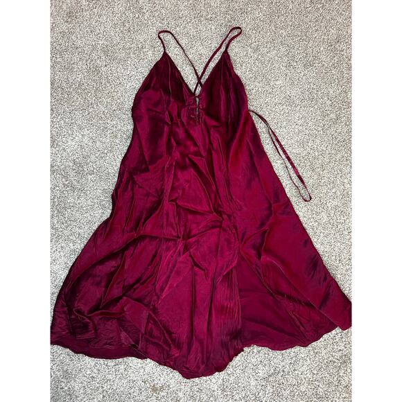 Victoria Secret Gold Label Maroon Slip Dress Size Medium 100% Silk - Picture 1 of 4